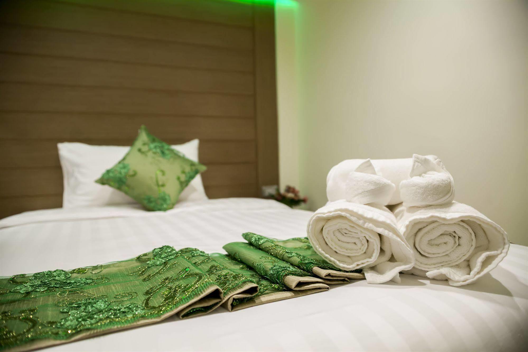 Eleven Avenue Suites Bangkok Exteriér fotografie